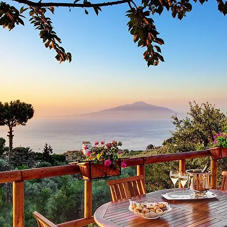 Priora Sleeps 5 Pool Wifi